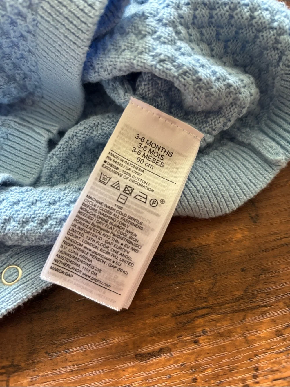 NWOT GAP Baby Romper 3-6 months